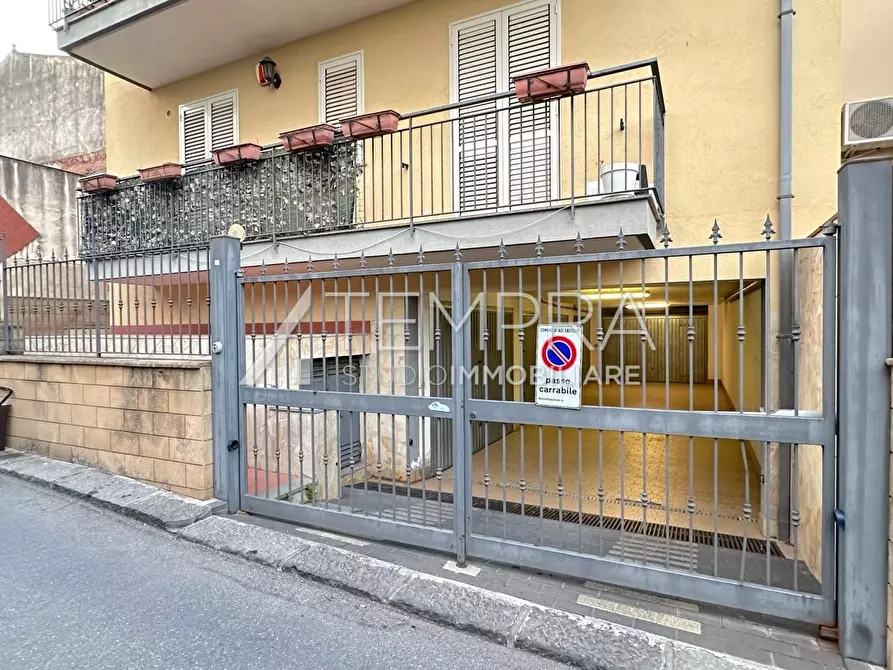 Immagine 41 di Appartamento in vendita  a Aci Castello