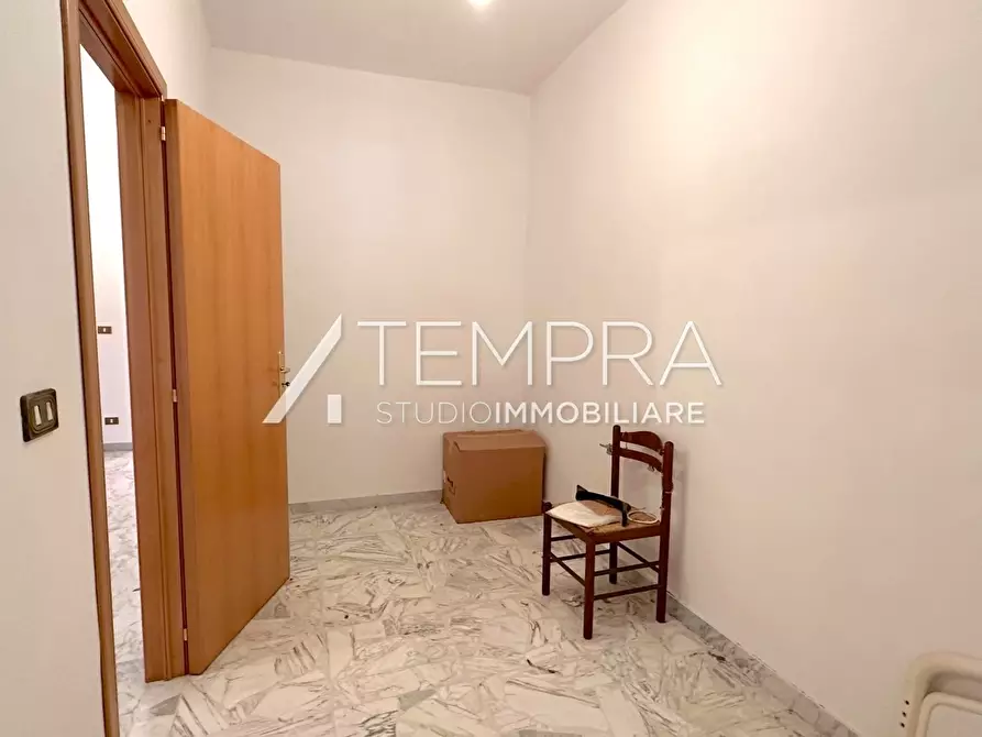 Immagine 19 di Casa indipendente in vendita  a Adrano