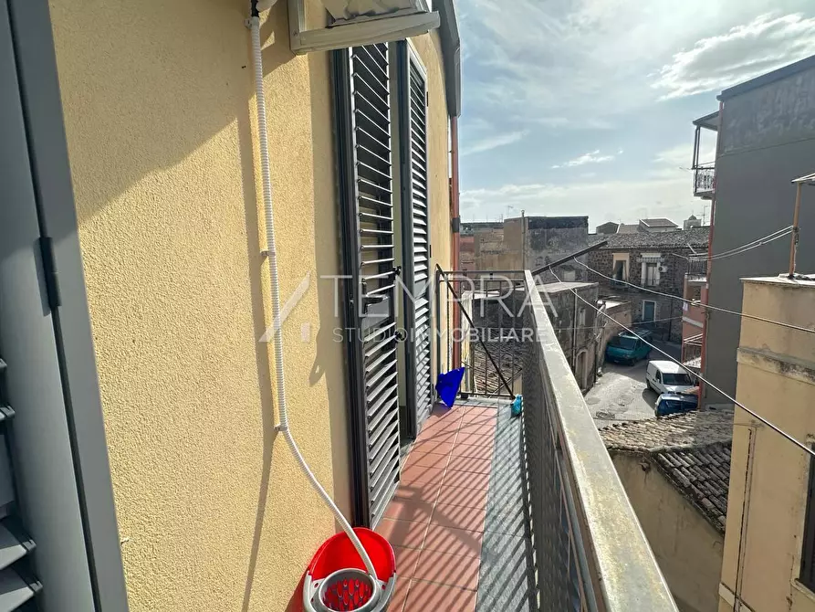 Immagine 18 di Appartamento in vendita  in Via Cipollone a Adrano