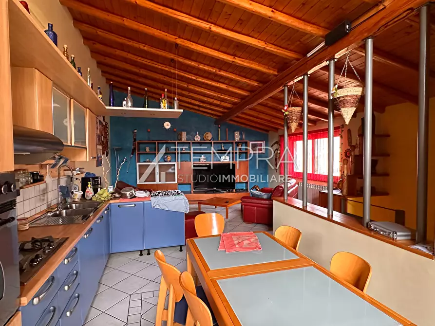 Immagine 24 di Casa indipendente in vendita  a Adrano