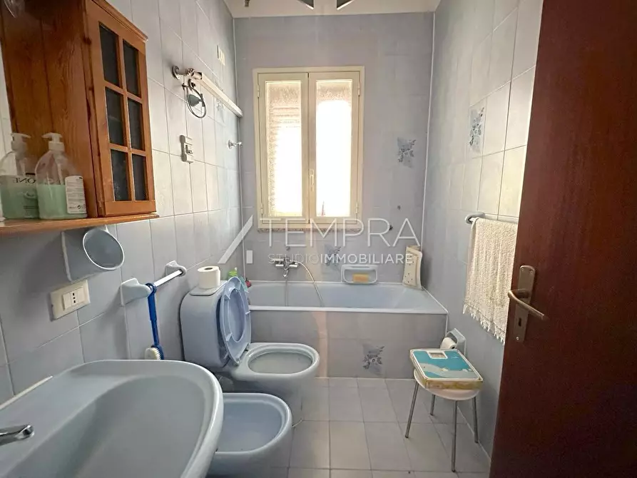 Immagine 17 di Casa indipendente in vendita  a Adrano