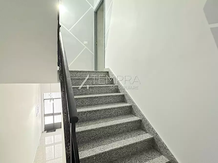 Immagine 19 di Casa indipendente in vendita  a Adrano