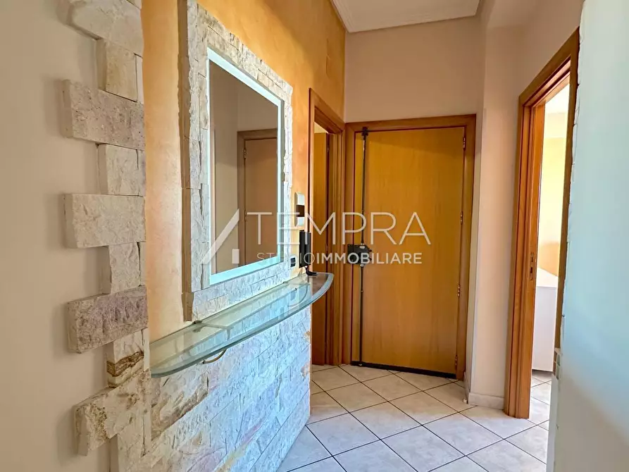 Immagine 4 di Appartamento in vendita  a Adrano