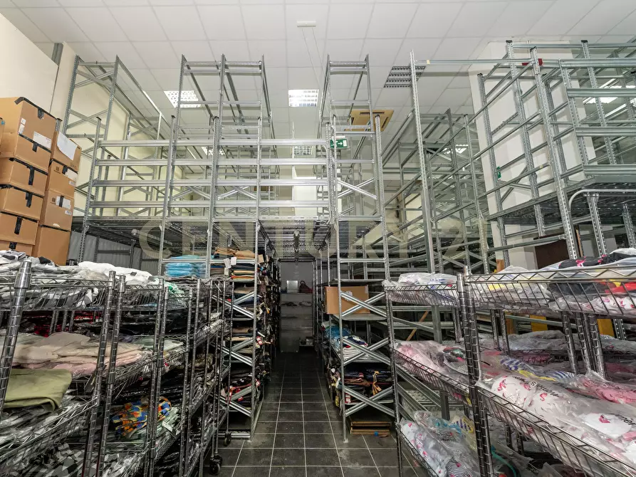 Immagine 31 di Attività commerciale in vendita  in Viale del Commercio a Misterbianco