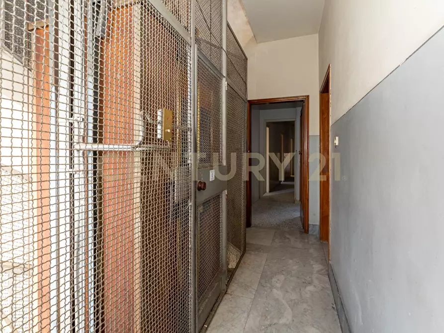 Immagine 9 di Pentalocale in vendita  in Piazza Spedini 8 a Catania