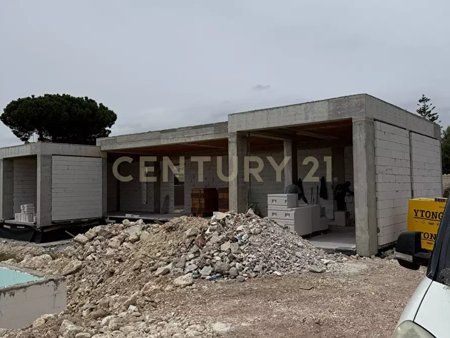 Immagine 2 di Villa in vendita  in Fontane Bianche a Siracusa