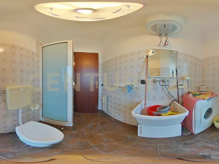 Immagine 56 di Pentalocale in vendita  in Viale Nitta 16b a Catania