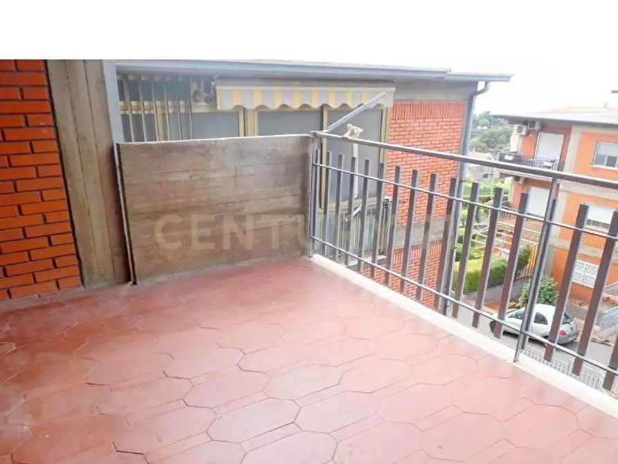 Immagine 22 di Pentalocale in vendita  in Via Alessandro Scarlatti 17 a Aci Castello