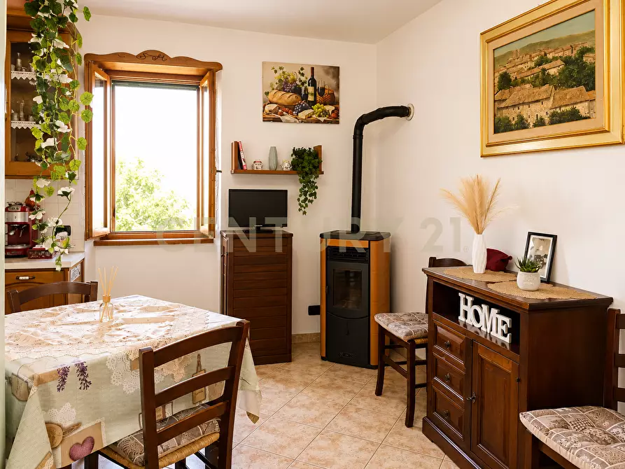 Immagine 1 di Bilocale in vendita  in Via Remedi 55 a Abbadia San Salvatore