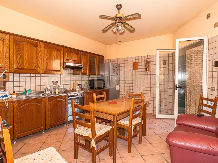 Immagine 5 di Quadrilocale in vendita  in Via Dei Giardini 3 a Tremestieri Etneo