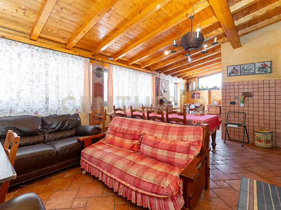 Immagine 45 di Villa in vendita  in Via Salemi 18 a Mascalucia