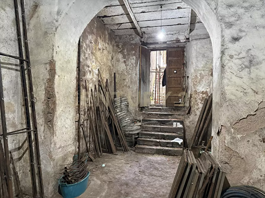 Immagine 37 di Locale commerciale in vendita  in Via 6 Aprile 59 a Catania