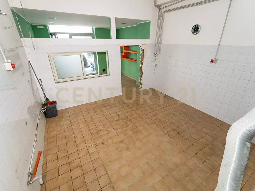 Immagine 16 di Locale commerciale in vendita  in Via Cagliari 51 a Catania
