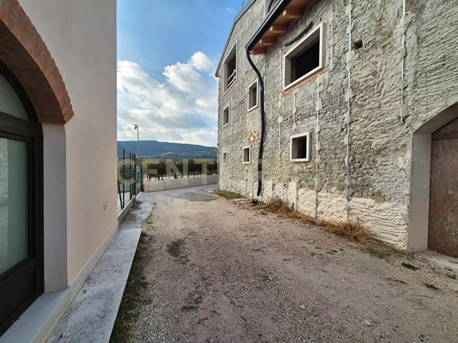 Immagine 11 di Palazzo in vendita  in Via Vigolo 1 a Negrar di Valpolicella