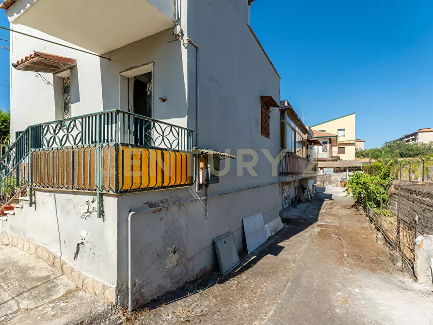 Immagine 42 di Villa in vendita  in Via Macello 47 a Catania