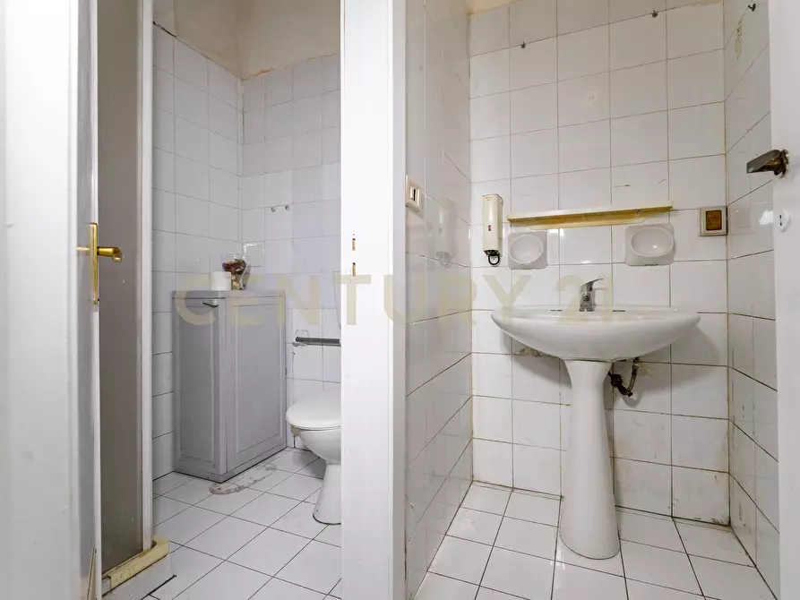 Immagine 24 di Magazzino in vendita  in Via Convento del Carmine 6 a Tremestieri Etneo