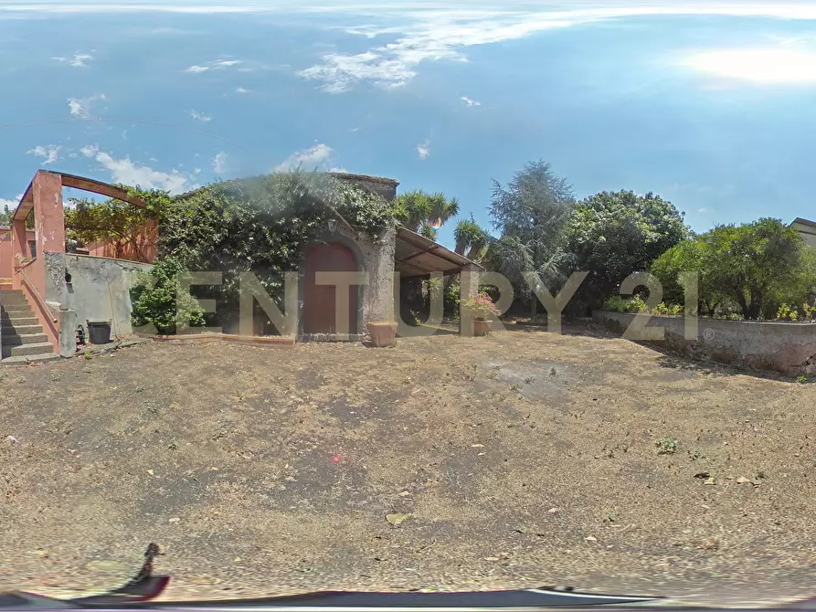 Immagine 65 di Villa in vendita  in Piazza F. M. Scuderi 7 a Viagrande