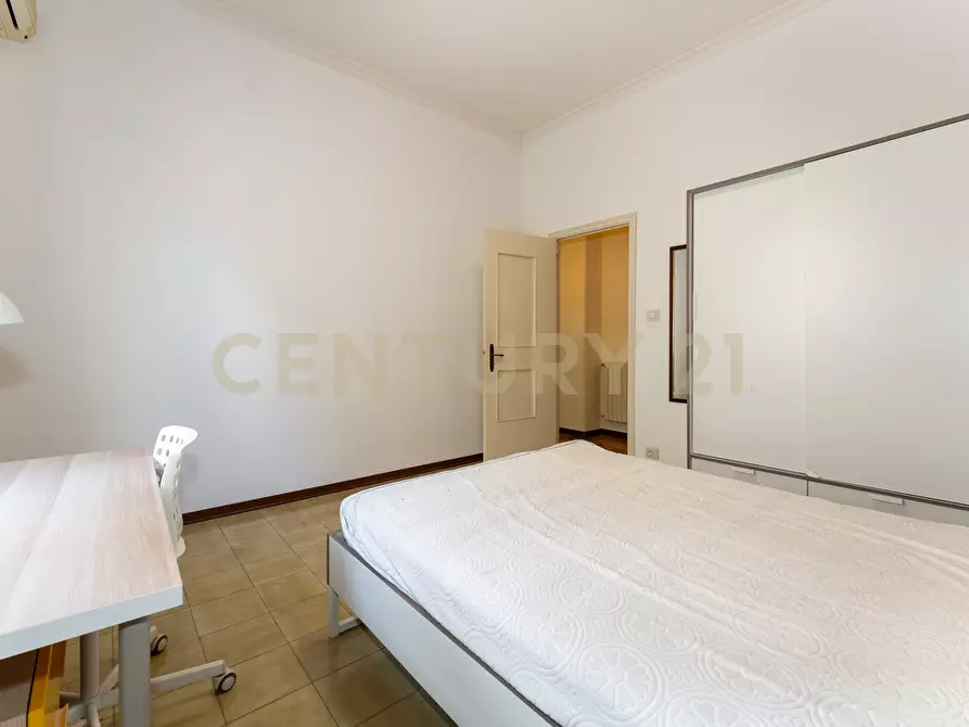 Immagine 24 di Pentalocale in vendita  in Via Enna 15 a Catania