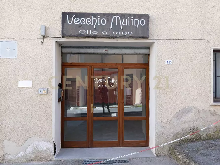 Immagine 3 di Locale commerciale in vendita  in Via Adua 69 a Abbadia San Salvatore