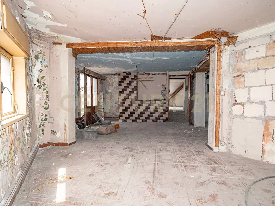 Immagine 17 di Quadrilocale in vendita  in Via Gravina 42 a Tremestieri Etneo