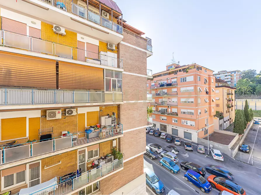 Immagine 34 di Trilocale in vendita  in Via Luigi Rava 9 a Roma
