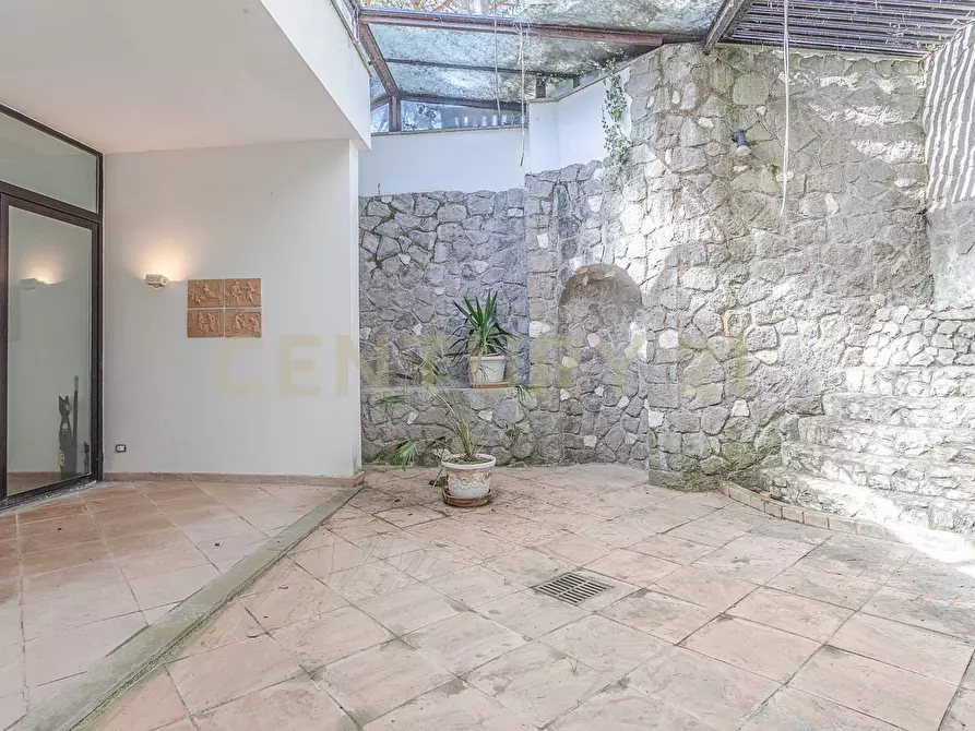 Immagine 30 di Villa in vendita  in Via Spiaggia del Lago 17b a Castel Gandolfo