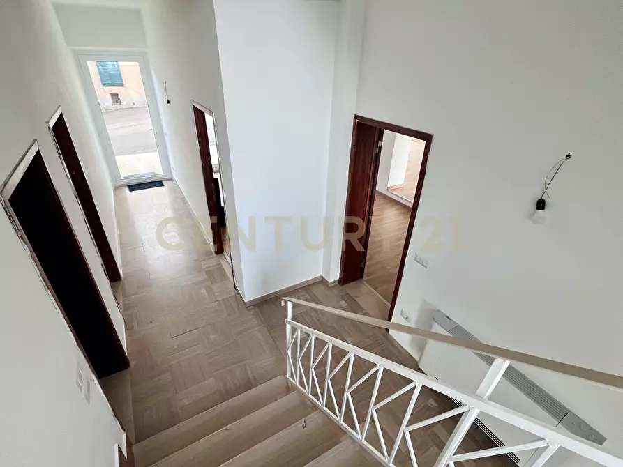 Immagine 41 di Villa in vendita  in Piazza Barbana 35 a Scansano