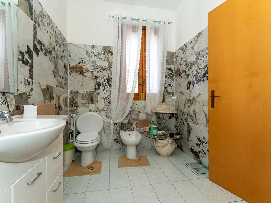 Immagine 28 di Pentalocale in vendita  in Via Antonio de Curtis 27 a Misterbianco