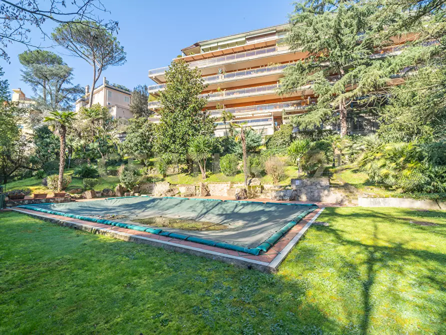 Immagine 24 di Bilocale in vendita  in Via la Sila 14 a Roma