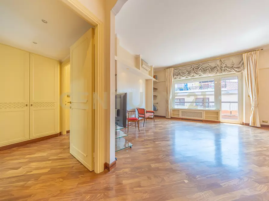 Immagine 31 di Trilocale in vendita  in Via Bevagna 56 a Roma