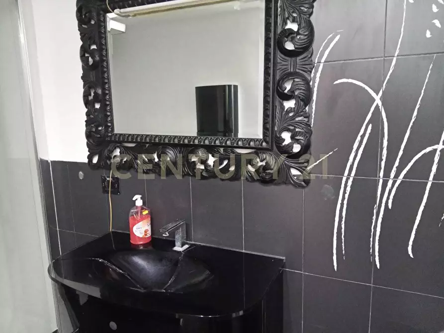 Immagine 18 di Bilocale in vendita  in Via Tezzano 26 a Catania