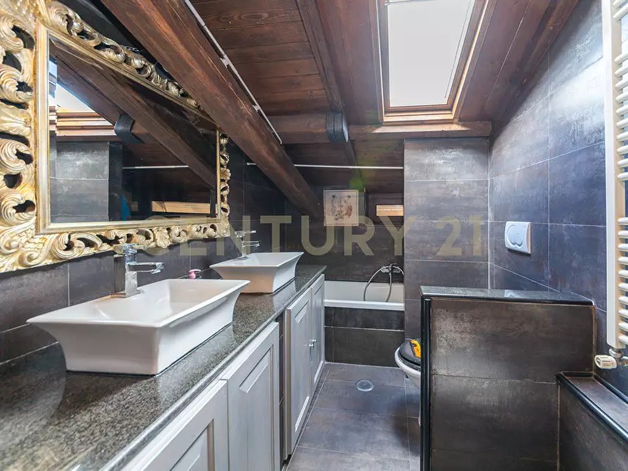 Immagine 17 di Quadrilocale in vendita  in Via Armando Sala 29 a Bracciano