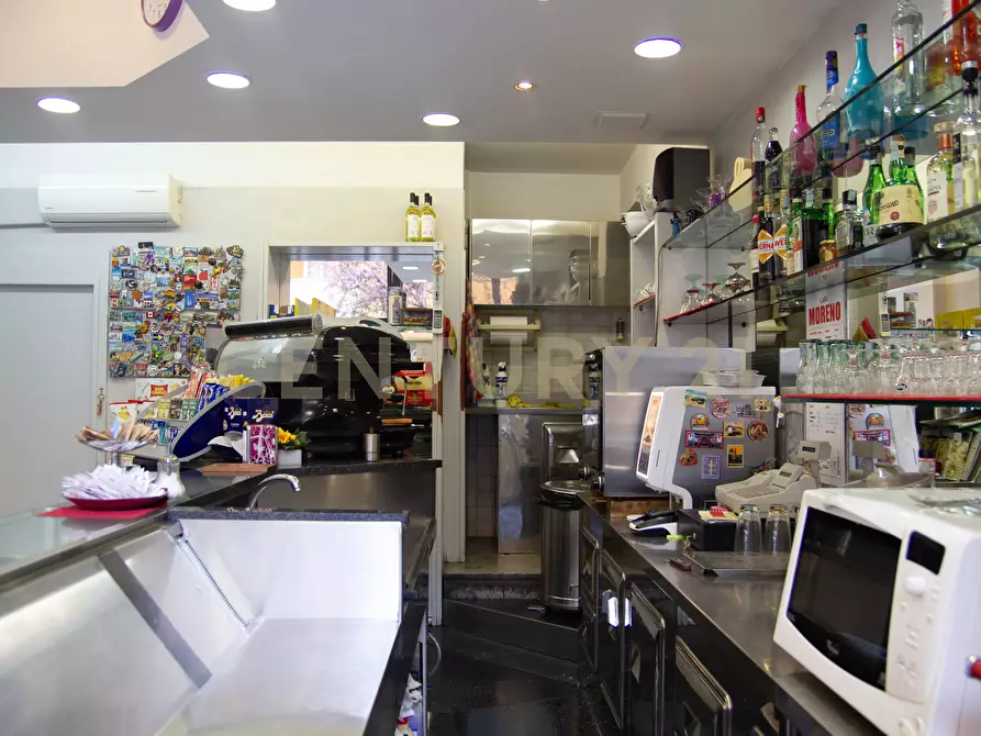 Immagine 9 di Bar / Ristorante in vendita  in Via Tripolitania 203 a Roma
