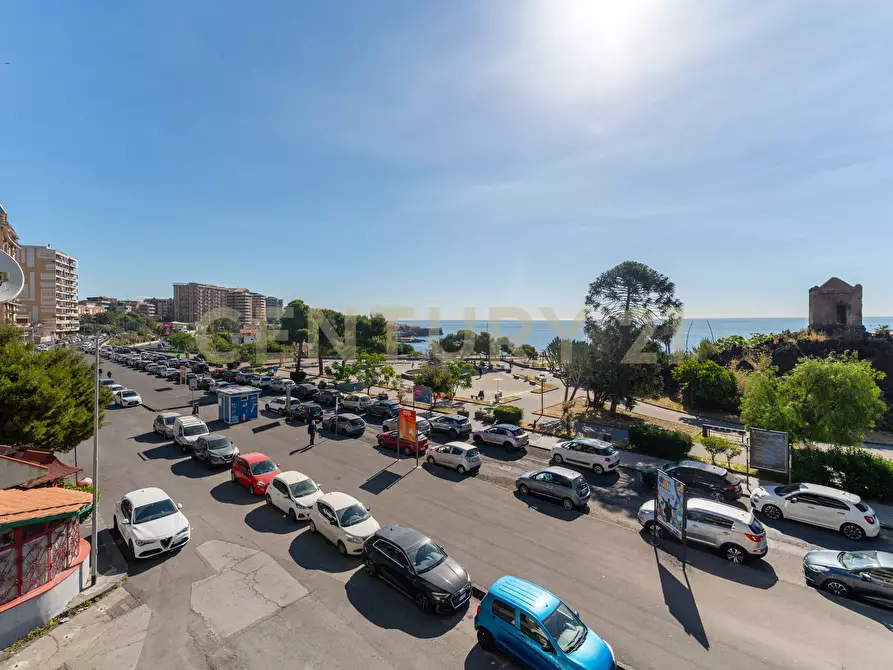 Immagine 55 di Pentalocale in affitto  in Piazza Europa 13 a Catania
