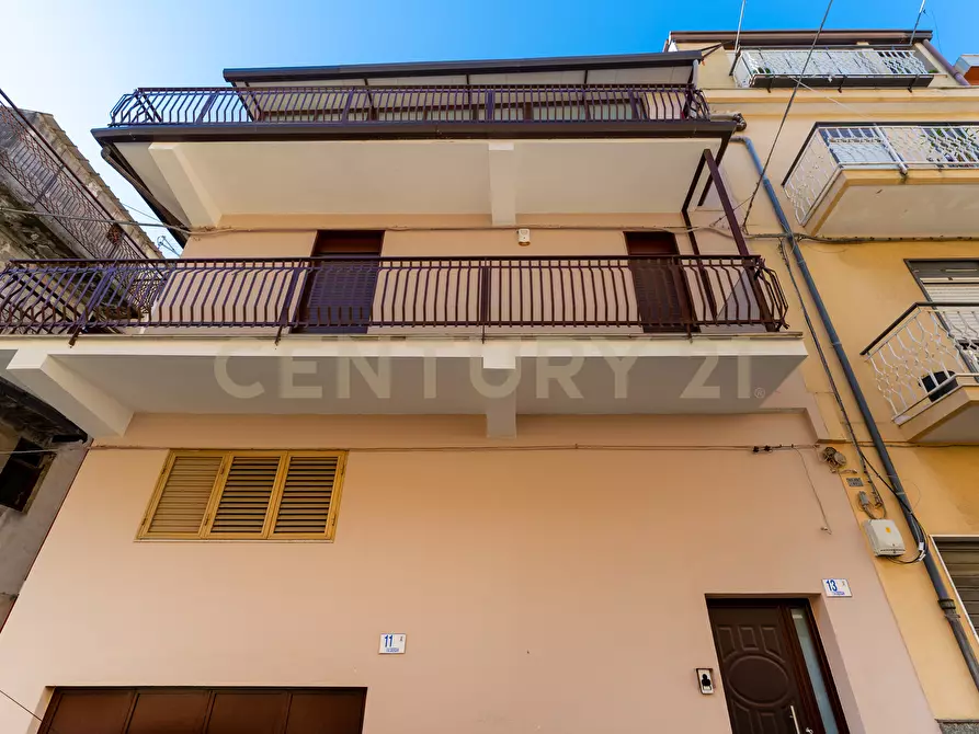 Immagine 4 di Casa indipendente in vendita  in Via Oberdan 7 a Motta Sant'anastasia