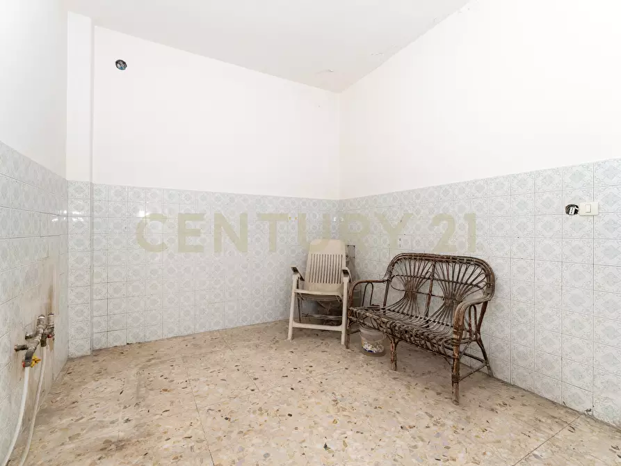 Immagine 38 di Pentalocale in vendita  in Via Carnazza 2 a Tremestieri Etneo