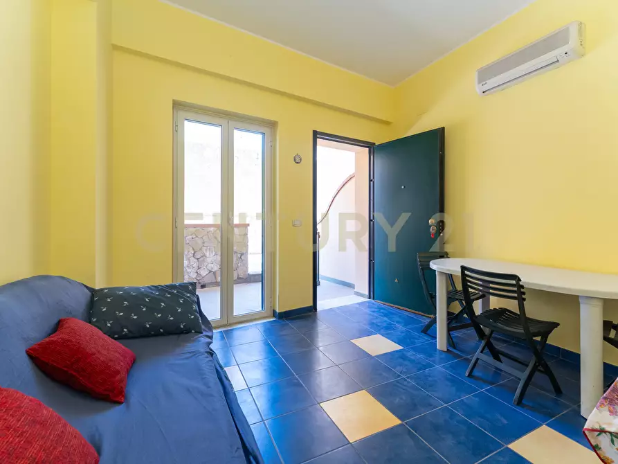 Immagine 13 di Bilocale in vendita  in Via Lungomare 2 a Sant'alessio Siculo