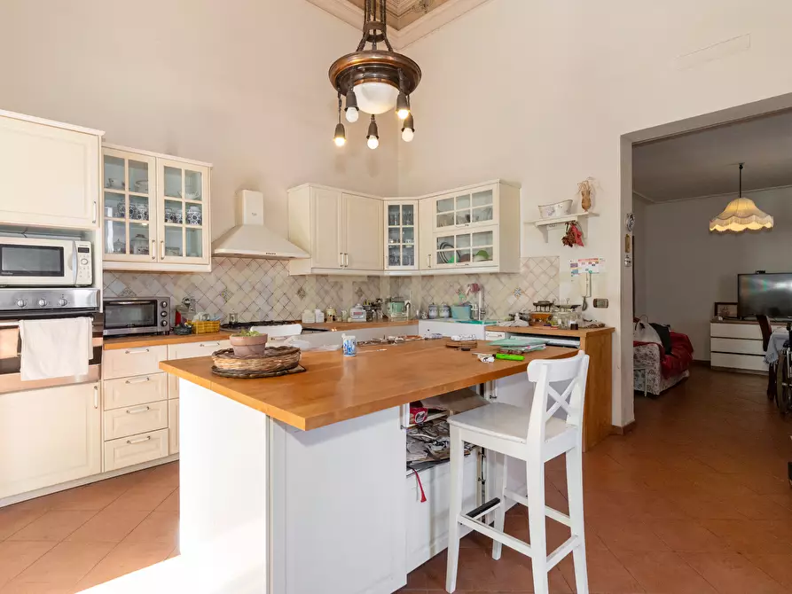 Immagine 37 di Pentalocale in vendita  in Via Etnea 196 a Catania