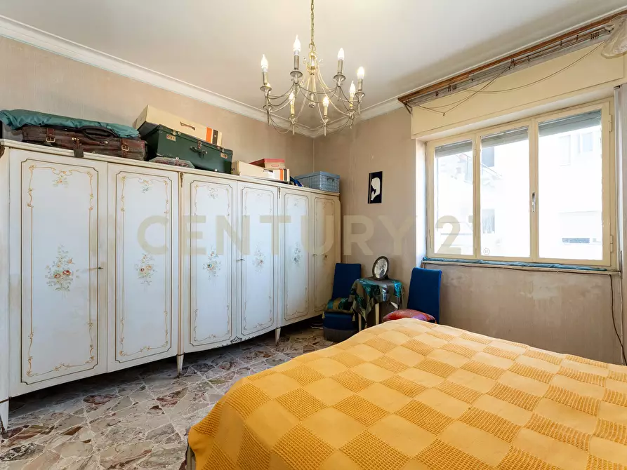 Immagine 21 di Pentalocale in vendita  in Via Messina 523 a Catania