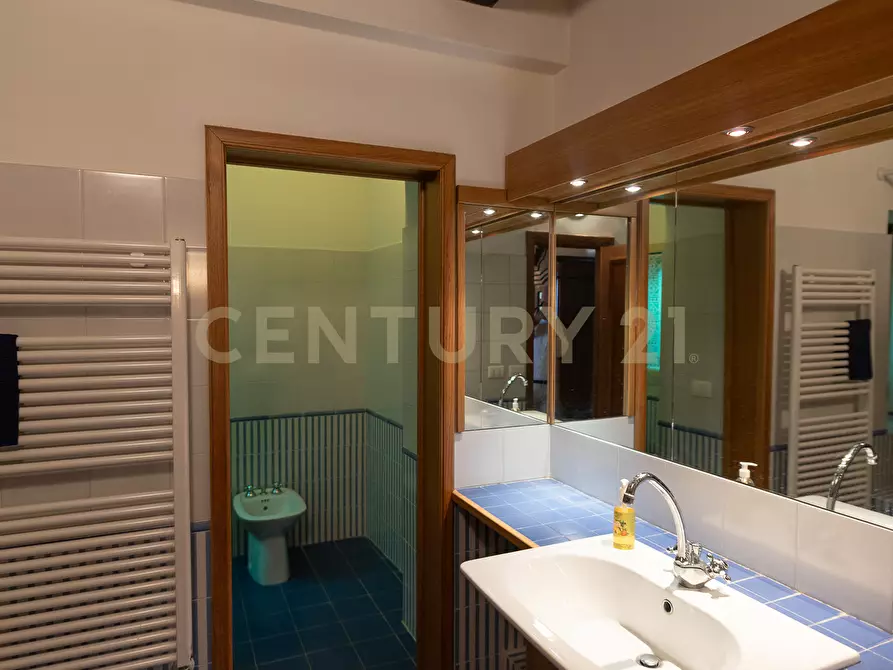 Immagine 16 di Pentalocale in vendita  in Via Amore 13 a Castiglione Della Pescaia