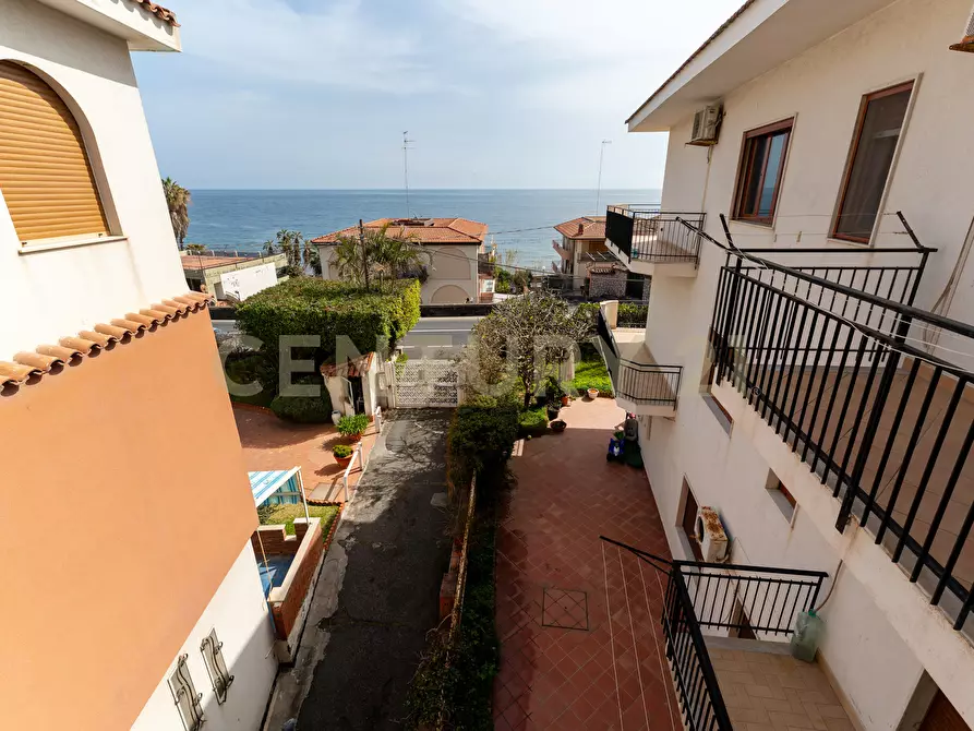 Immagine 28 di Trilocale in vendita  in Via Livorno 101 a Aci Castello