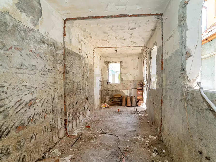 Immagine 23 di Casa indipendente in vendita  in Via Macaluso 9 a Catania