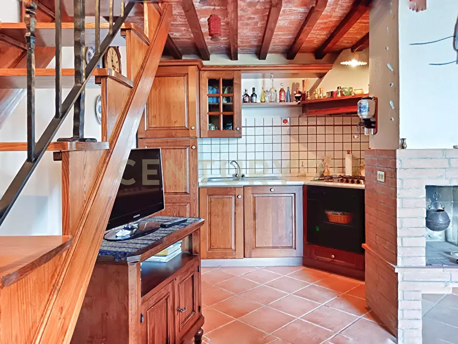 Immagine 4 di Bilocale in vendita  in Via della Penna 16 a Castel Del Piano