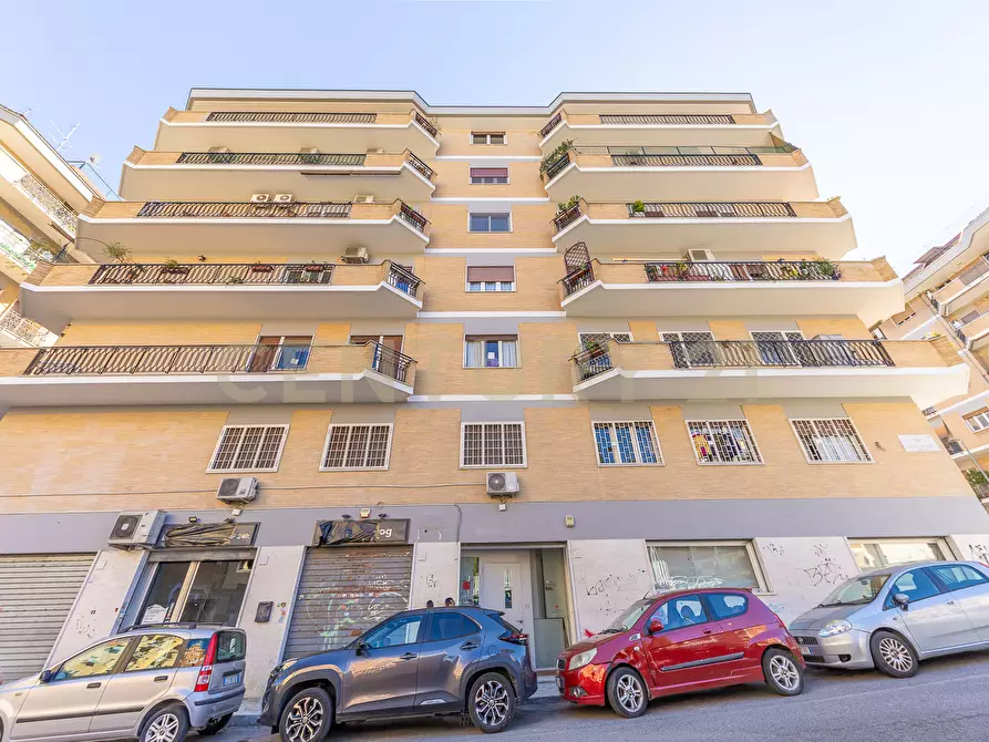 Immagine 32 di Trilocale in vendita  in Via Luigi Rava 9 a Roma