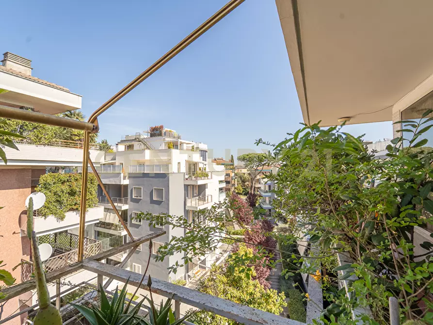 Immagine 27 di Attico in vendita  in Viale Cortina d'Ampezzo 199 a Roma