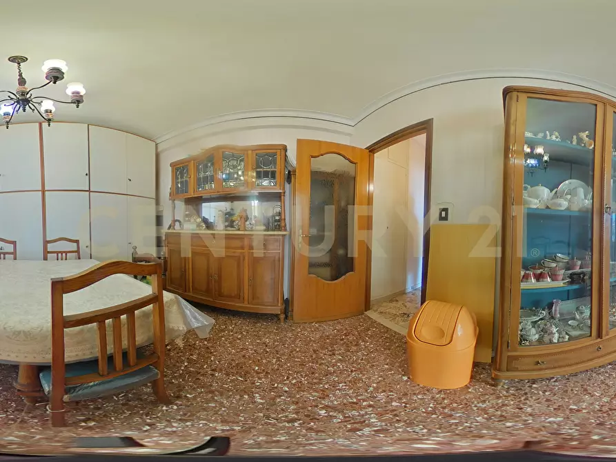 Immagine 41 di Pentalocale in vendita  in Via Messina 523 a Catania