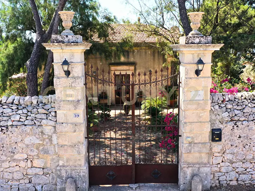 Immagine 2 di Villa in vendita  in Contrada Pirato Cava Maria 47 a Modica