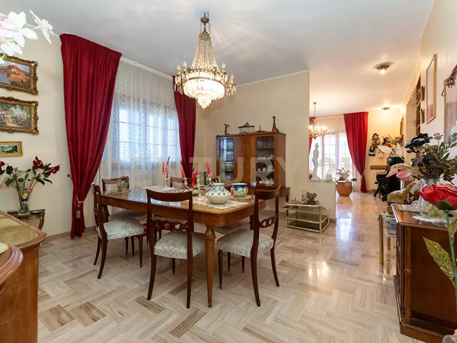 Immagine 75 di Villa in vendita  in Via Ottavia Penna 50 a Caltagirone
