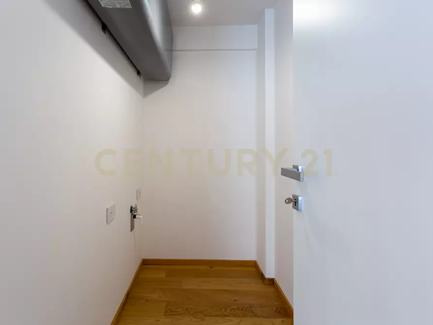 Immagine 11 di Loft/Open space in vendita  in Via dell'Olmata 30 a Roma