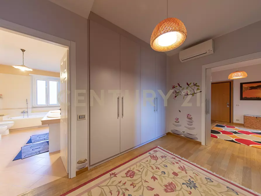 Immagine 37 di Quadrilocale in vendita  in Viale Ippocrate 116 a Roma